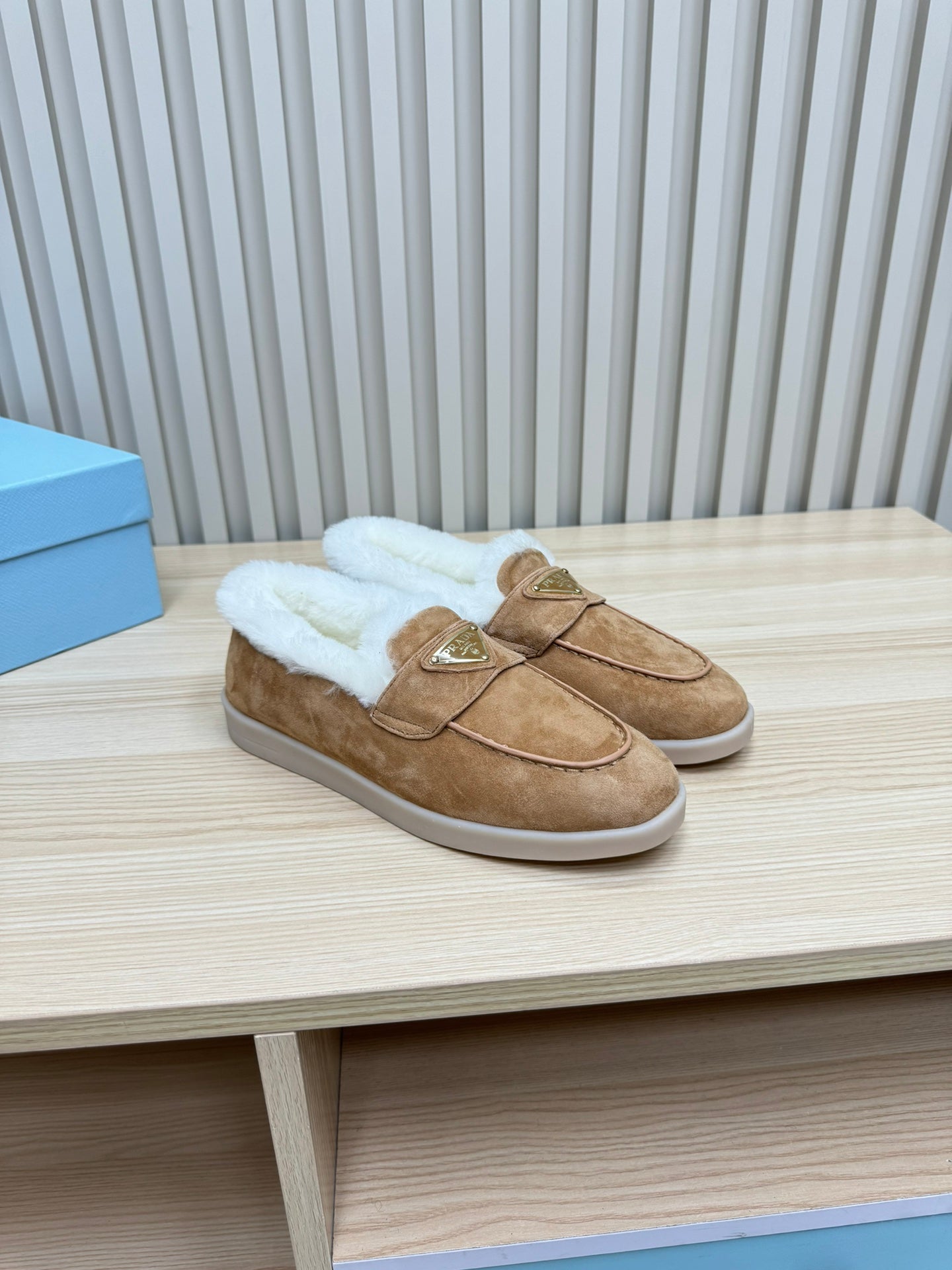LOAFER IN CAMEL SUEDE AND FUR LINING ATTACHED TRIANGLE LOGO - 35