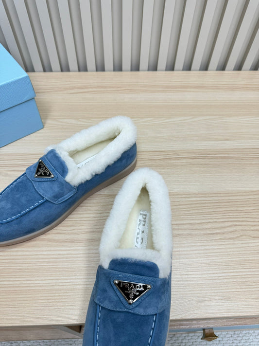 LOAFER IN AZURE BLUE SUEDE AND FUR LINING ATTACHED TRIANGLE LOGO - 35