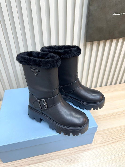 PRADA 25S MARTIN BOOTS IN BLACK CALFSKIN FUR-LINED - 35
