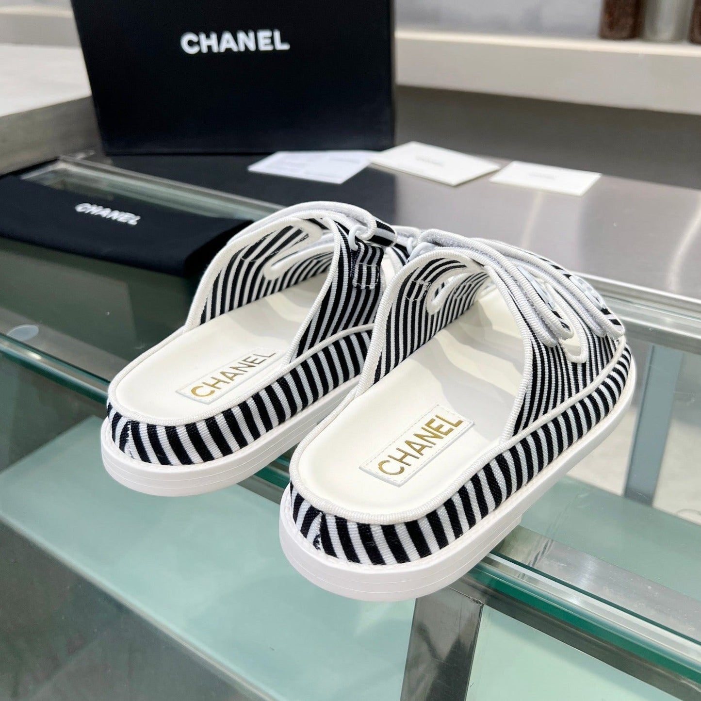 Women's Stripes Casual Flat Sandals Black White - 34