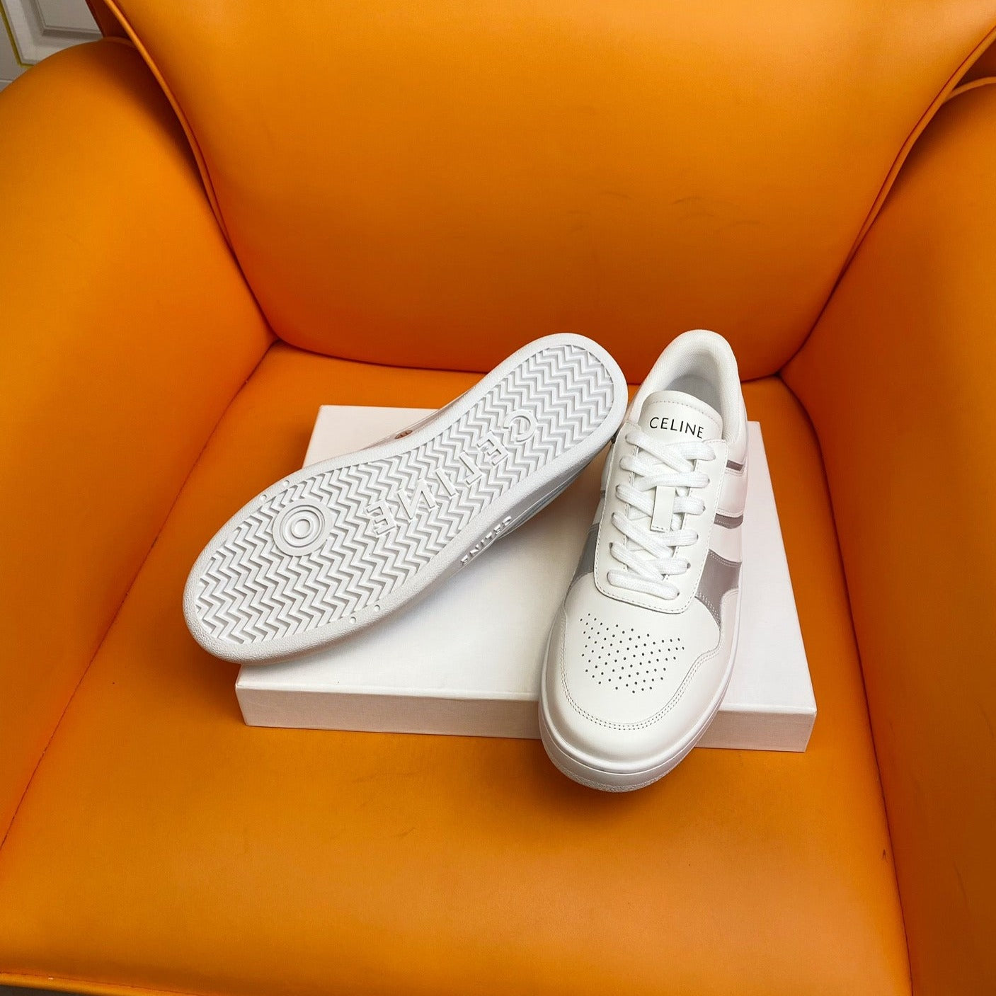 TRAINER LOW LACE-UP SNEAKER IN CALFSKIN OPTIC WHITE SILVER - 35