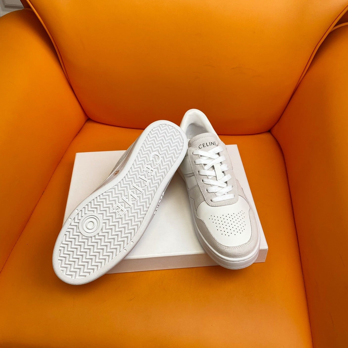 TRAINER LOW LACE-UP SNEAKER IN CALFSKIN OPTIC WHITE PEARL GRAY - 35