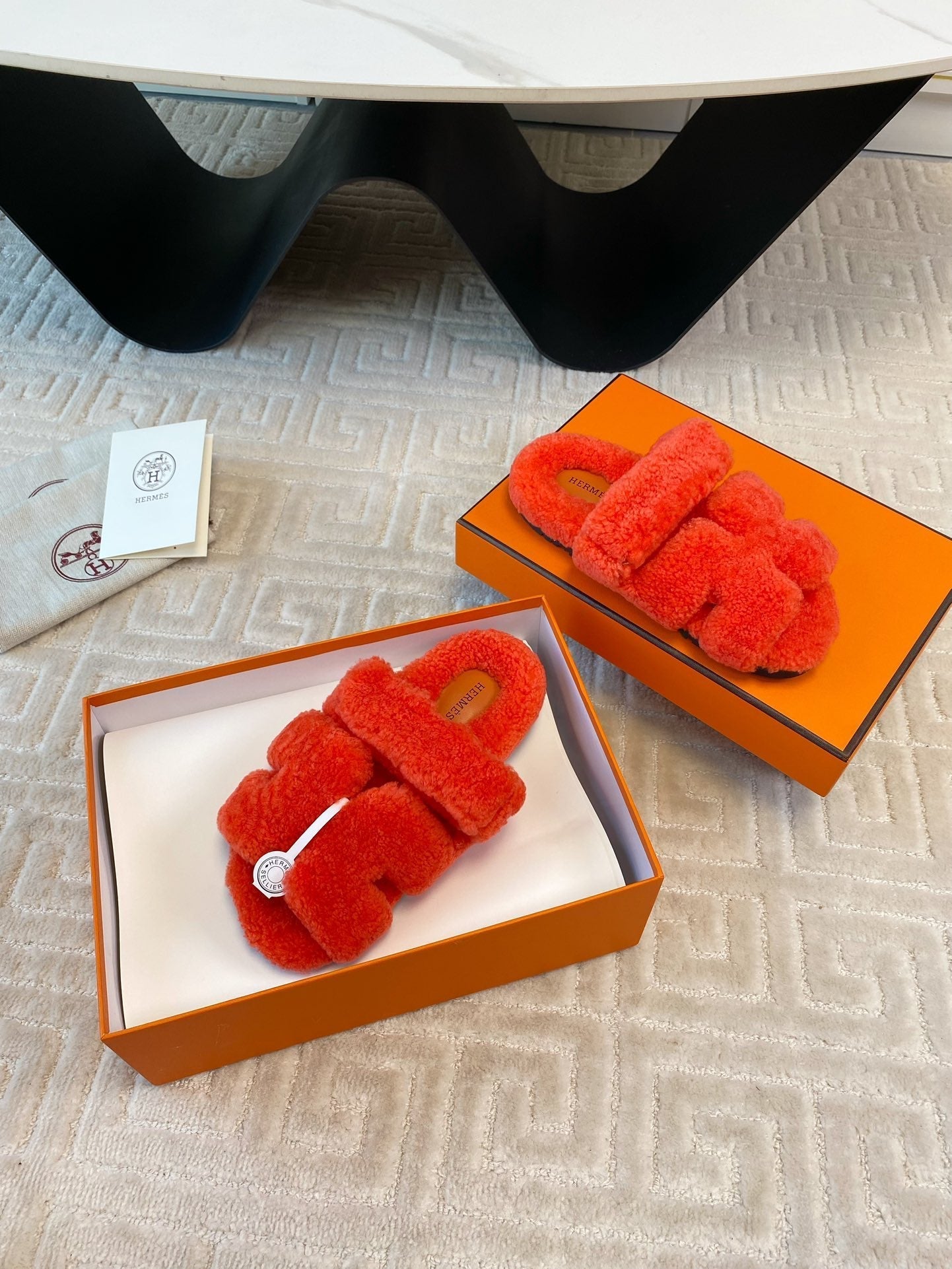CHYPRE SANDAL IN LIGHT ORANGE SHEARLING - 35