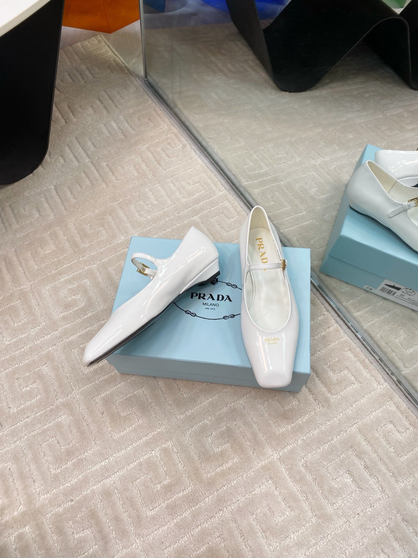 MARY JANE FLATS SQUARE TOE IN WHITE PATENT SHEEPSKIN - 35