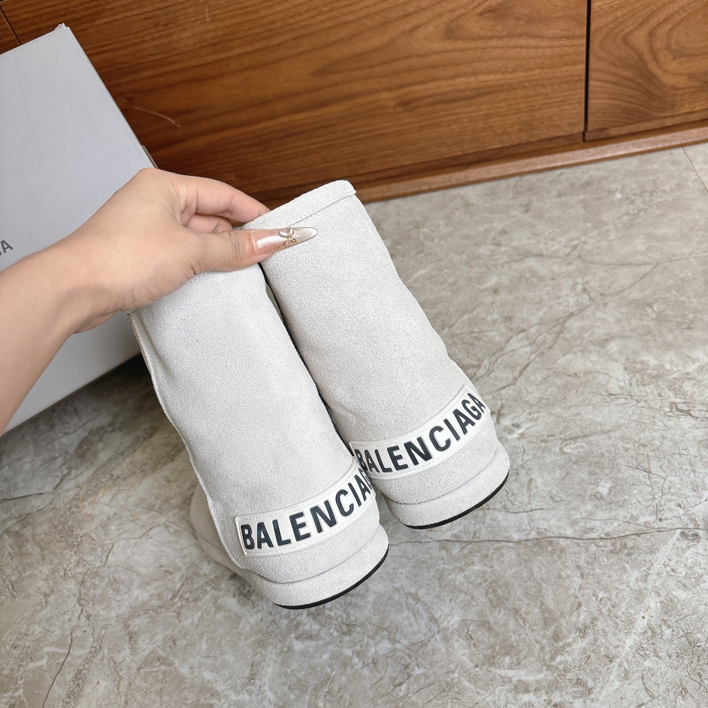 BALENCIAGA 25S ALASKA ANKLE BOOTS IN WHITE SUEDE - 35