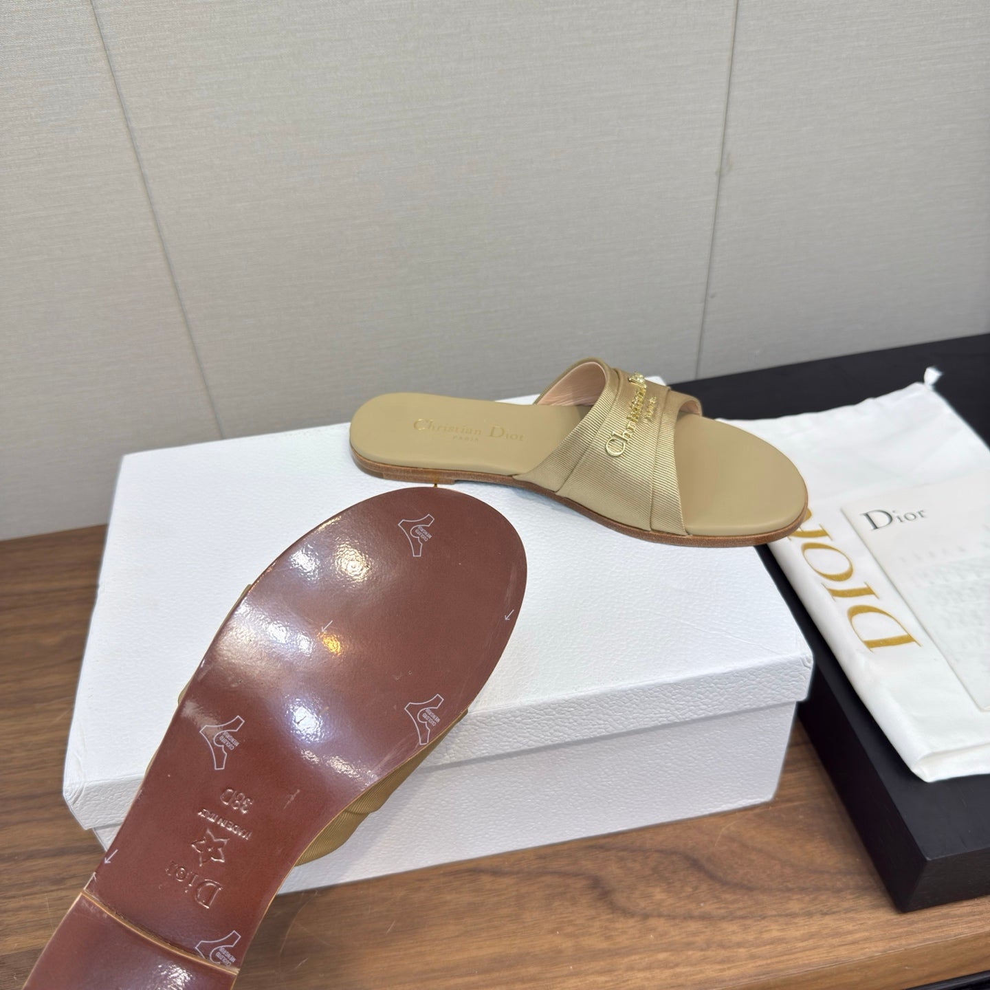 DIOR SANDAL 25S IN BEIGE LAMBSKIN AND FABRIC WITH GOLD HARDWARE - 34