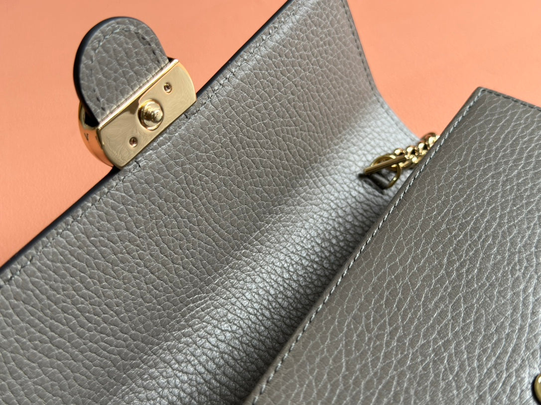 INTERLOCKING WOC 20 IN GRAY GRAINY CALFSKIN GOLD HARDWARE