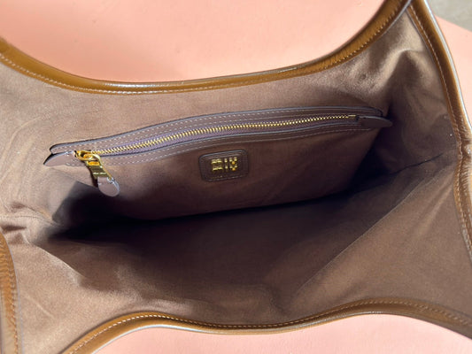 СУМКА IVY 40 TOTE З КОРИЧНЕВОЇ ЛАКОВАНОЇ ТЕЛЯЧОЇ ШКІРИ