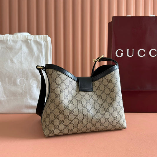 GUCCI 26S СУМКА НА ПЛЕЧЕ PADLOCK 29 З ТЕМНО-БЕЖЕВОЇ ТА ЧОРНОЇ ТЕЛЯЧОЇ ШКІРИ