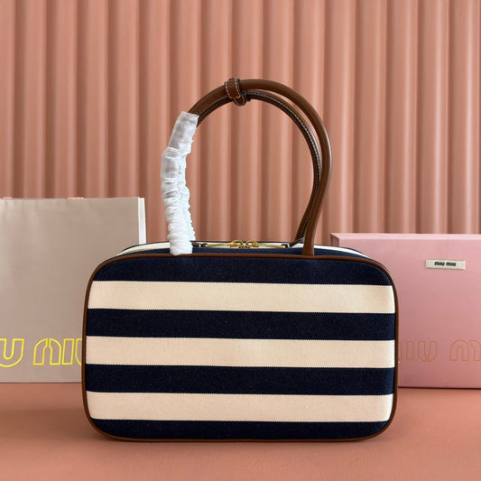 MIUMIU 25S СУМКА BEAU 34 ТЕМНО-СИНЬОГО ТА КОЛЬОРУ СЛОНОВОЇ КІСТКИ З ПОЛОТНА ТА ТЕЛЯЧОЇ ШКІРИ