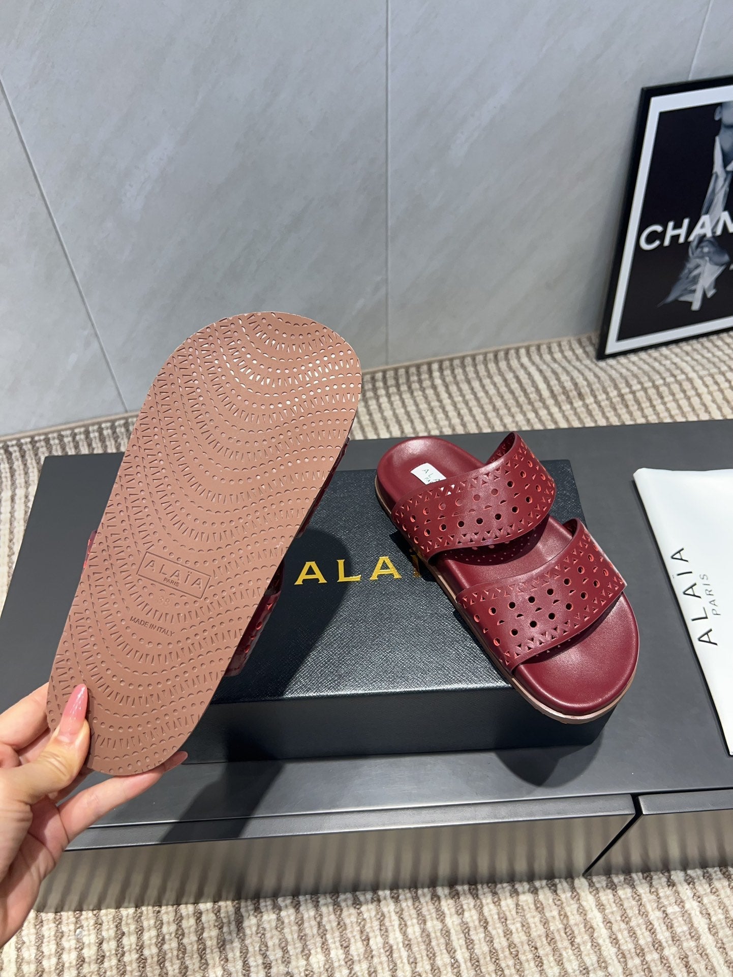 ALAIA CHUNKY TWO-STRAP SLIDES 25S IN DARK RED CALFSKIN - 35