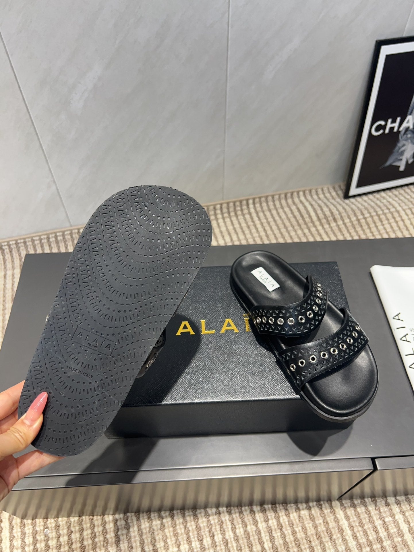 ALAIA DOUBLE-STRAP SANDALS 25S IN BLACK CALFSKIN - 35