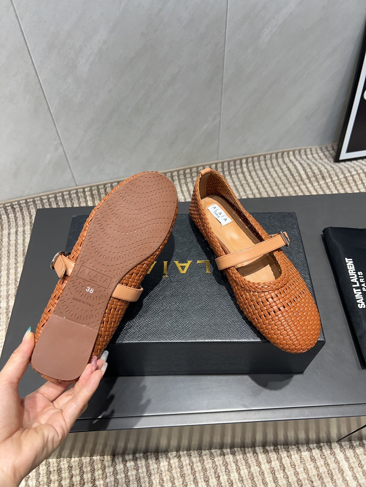 ALAIA MARY JANE FLATS WOVEN PATTERN 25S IN BURNT ORANGE CALFSKIN - 35