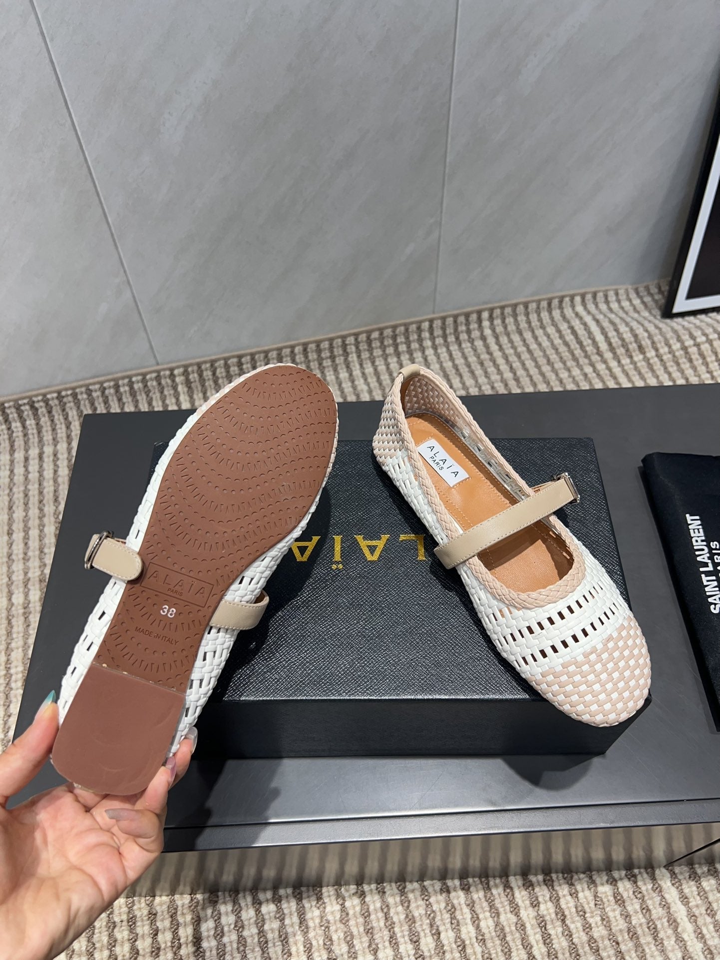 ALAIA MARY JANE FLATS WOVEN PATTERN 25S IN WHITE MIX LIGHT BEIGE CALFSKIN - 35