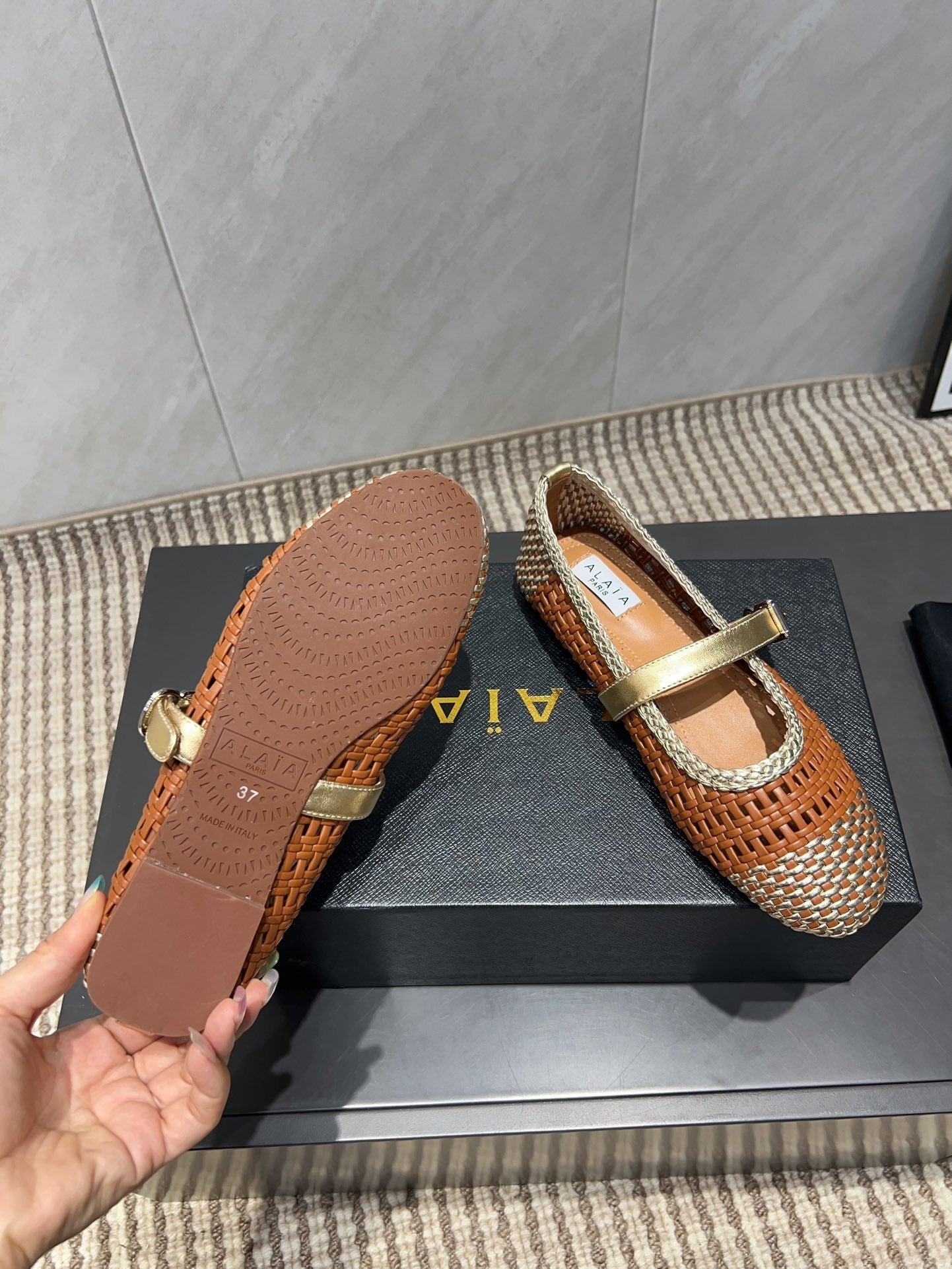 ALAIA MARY JANE FLATS WOVEN PATTERN 25S IN BROWN CALFSKIN - 35