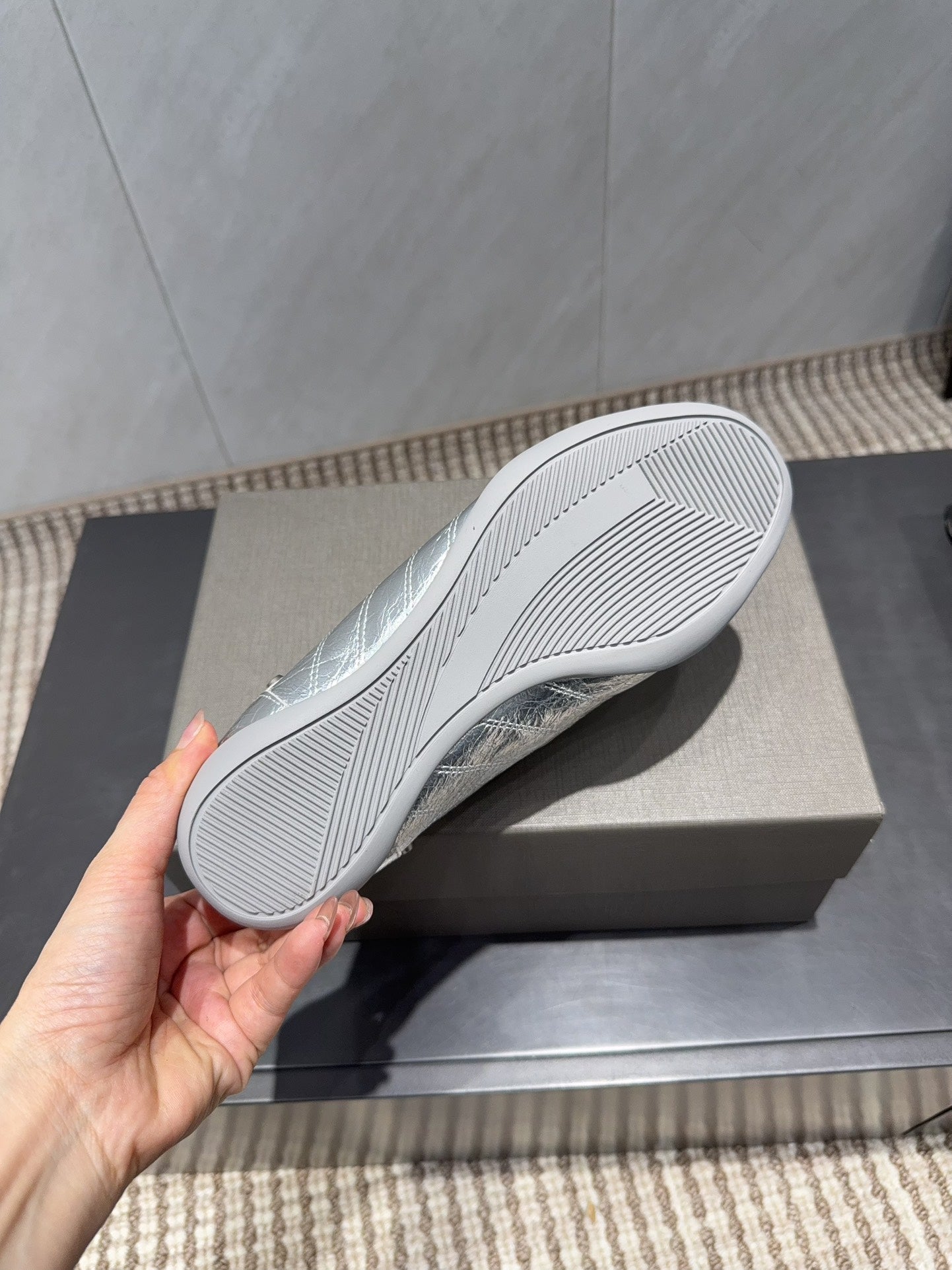 BALENCIAGA 25S SNEAKER IN SILVER CALFSKIN - 35