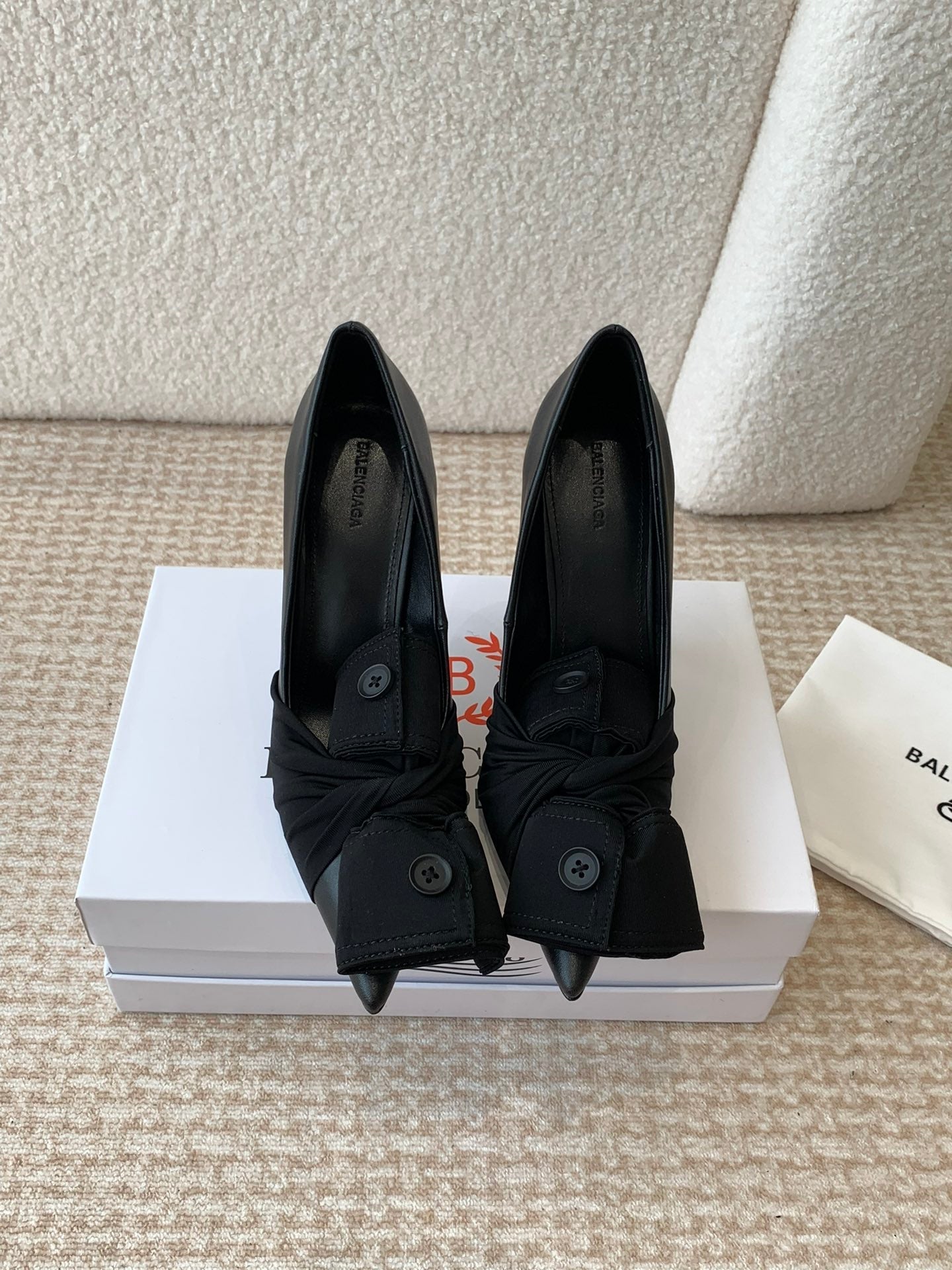 KNIFE CHEMISE HIGH PUMPS IN BLACK COTTON AND CALFSKIN - 34