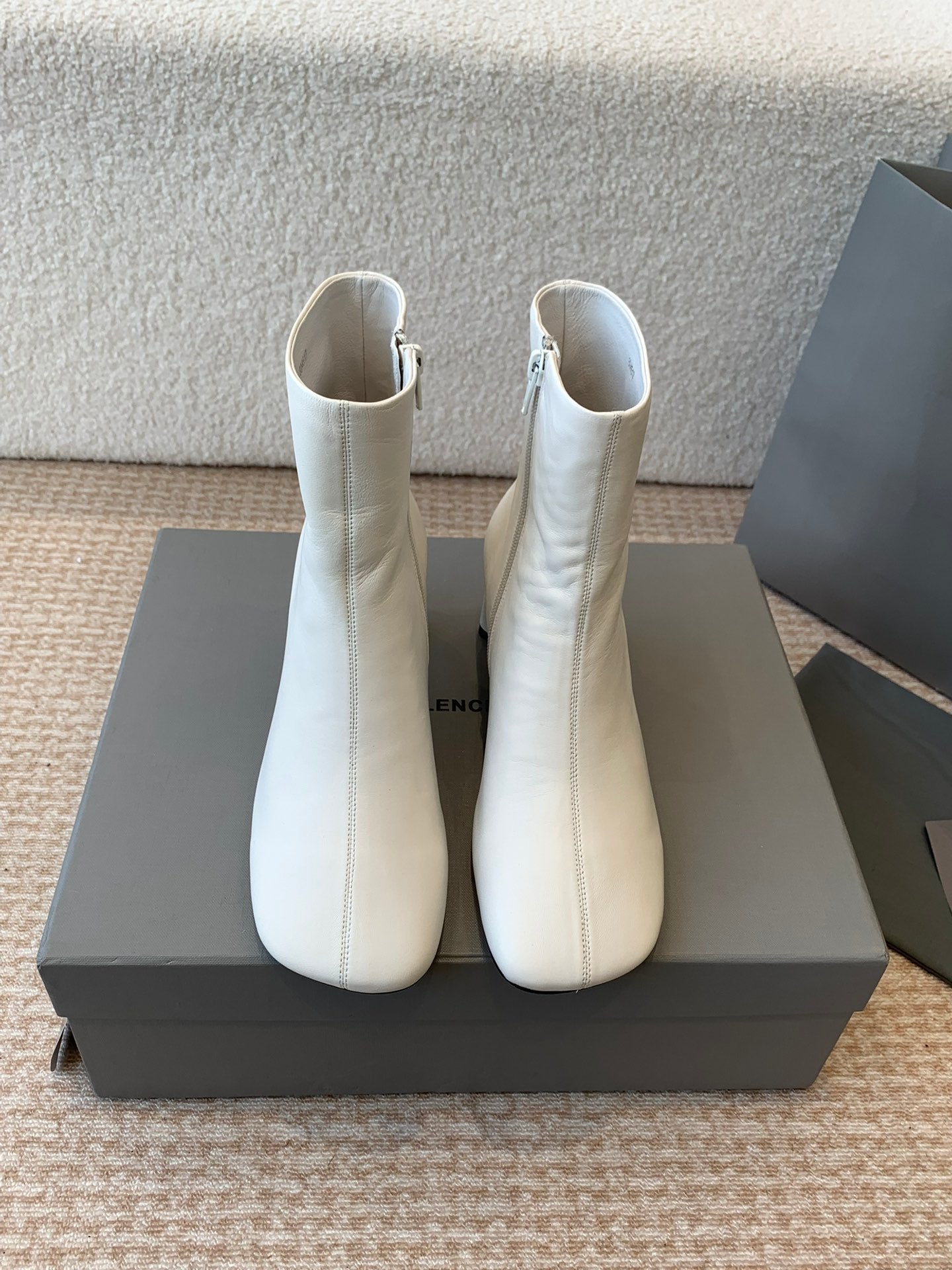ANKLE BOOTS IN WHITE LOGO EMBOSSED SOFT SHEEPSKIN - 35