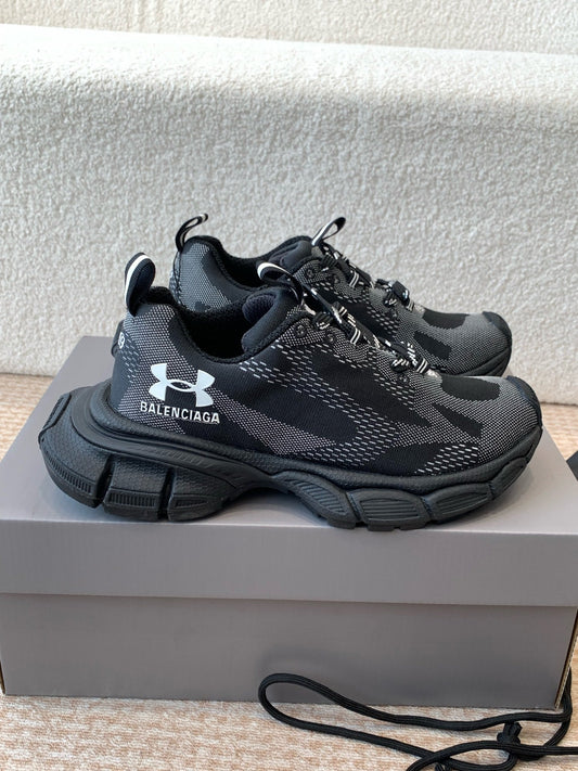 UNDER ARMOUR 3XL, в'язані кросівки з чорно-білого поліестеру - 35