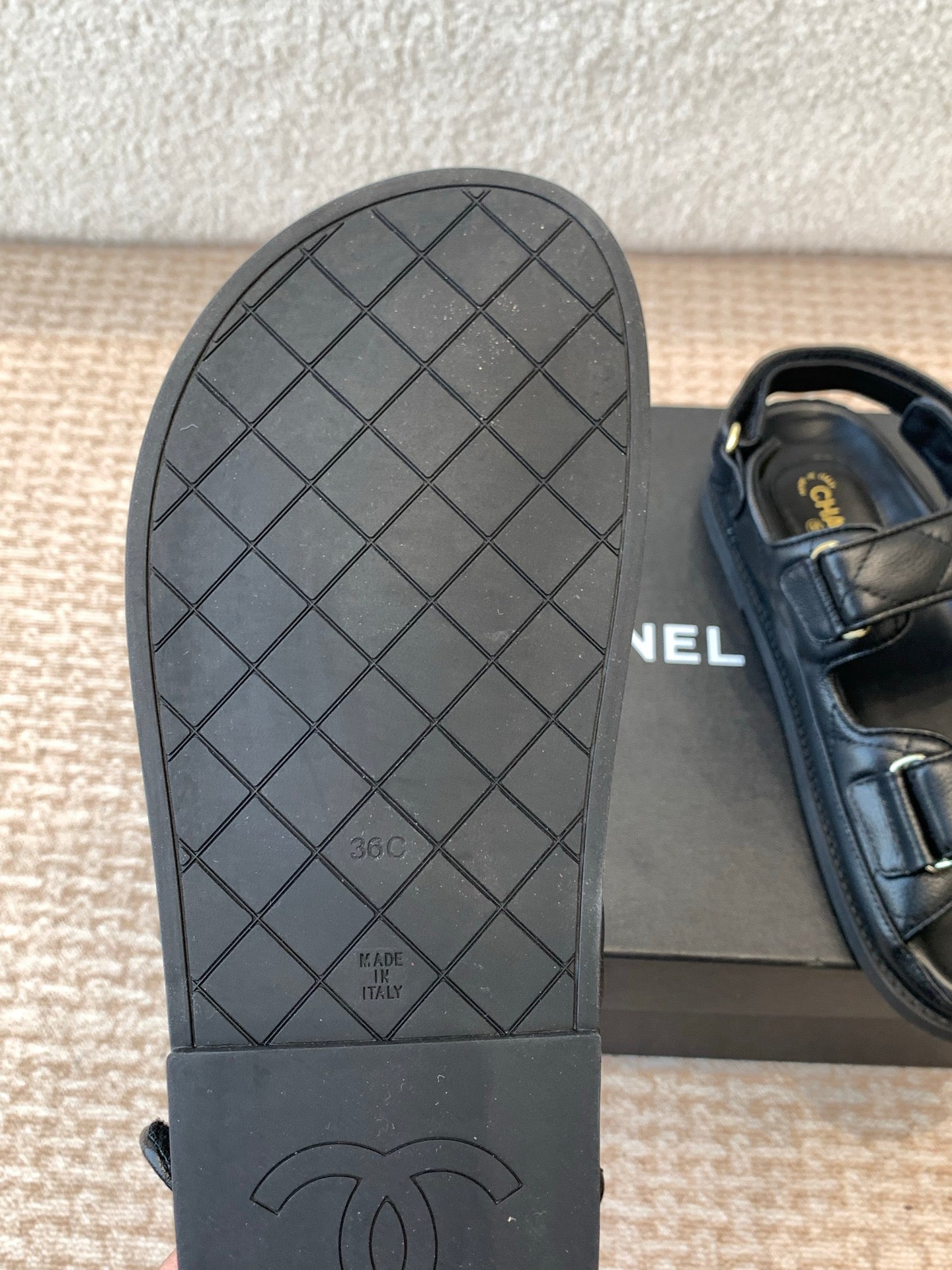 DAD SANDAL IN BLACK SHEEPSKIN - 35