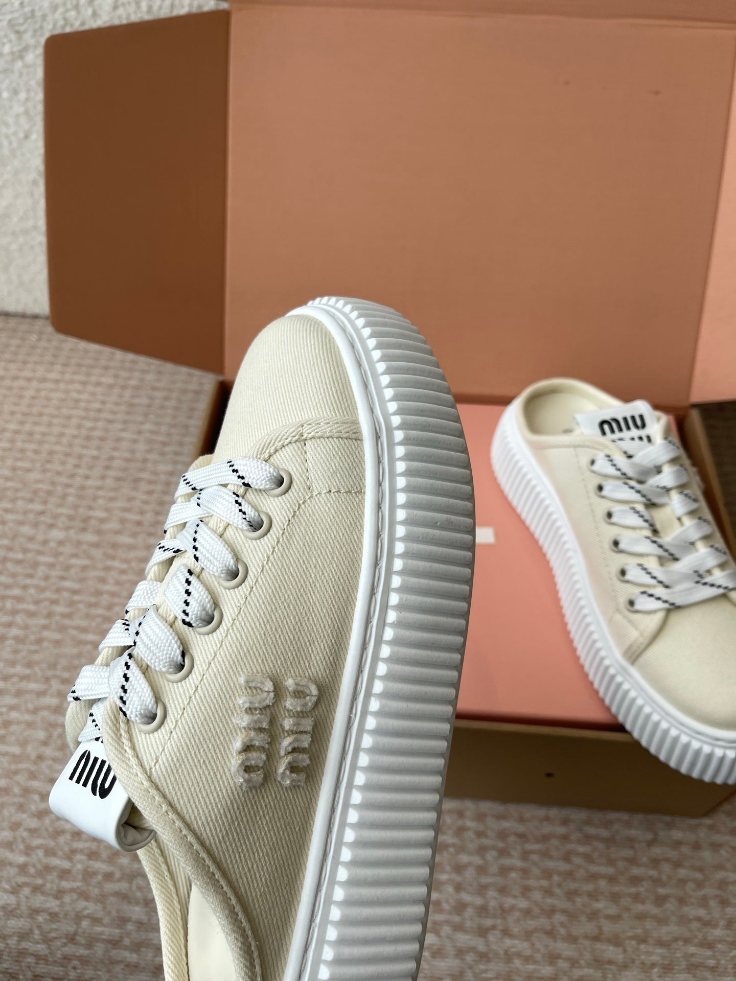 WASH SNEAKER MULES IN OFF WHITE DENIM WHITE STRIPED LACES - 35