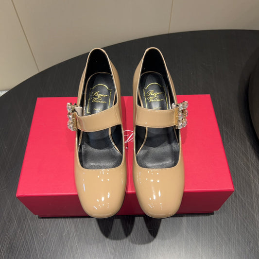 ROGER VIVIER 25S TRÈS VIVIER 50MM IN BEIGE CALFSKIN WITH RHINESTONE BUCKLE - 34