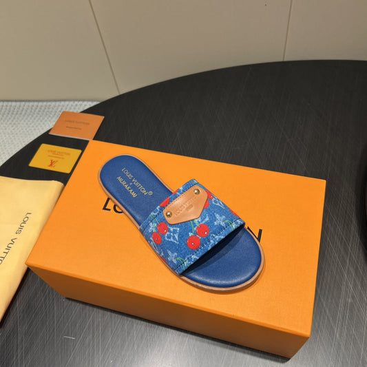 ШЛЬОПАНЦІ LV SLIDE 25S ІЗ ТЕМНО-СИНЬОГО ДЕНІМУ ТА ТЕЛЯЧОЇ ШКІРИ З ЛОГОТИПОМ - 35