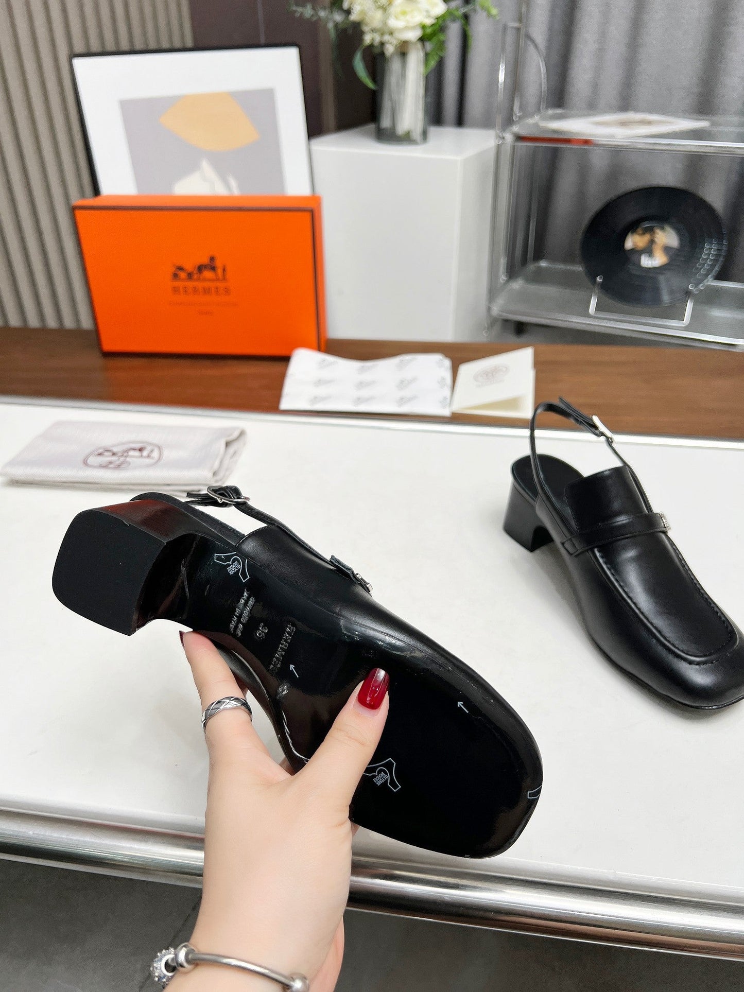 SQUARE TOE SLINGBACK BLACK CALFSKIN - 35
