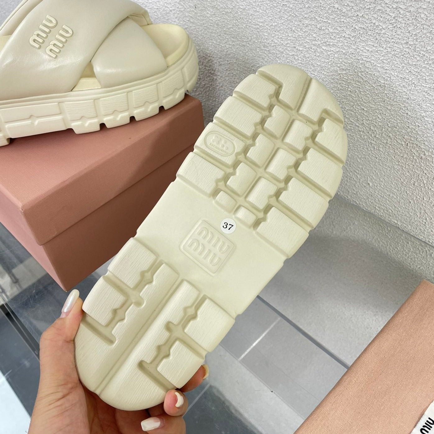 Cross Thick-Soled Light Cream Slippers - 35
