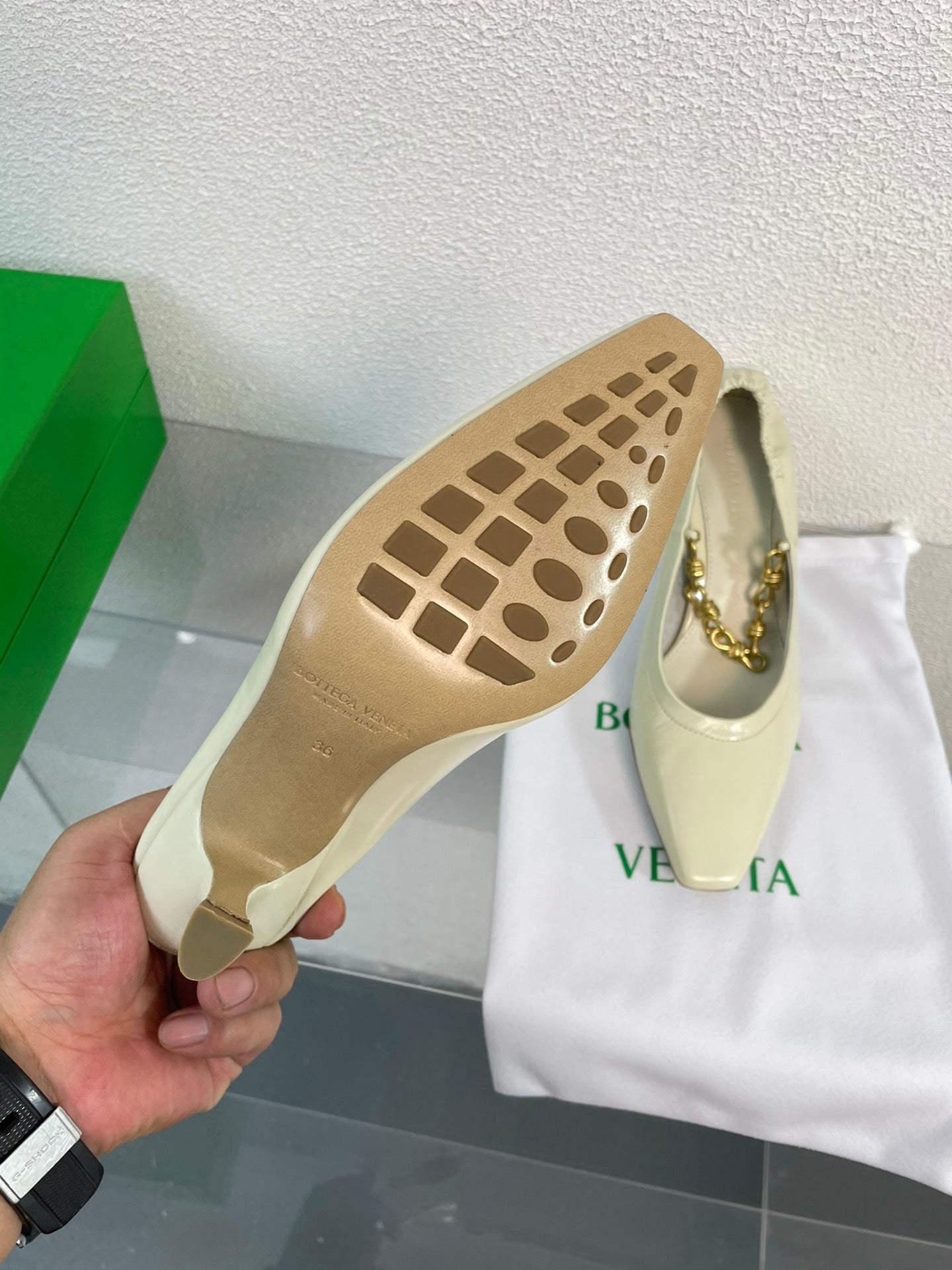 SHARP CHAIN PUMP 6 CM IN BONE WHITE CALFSKIN - 34