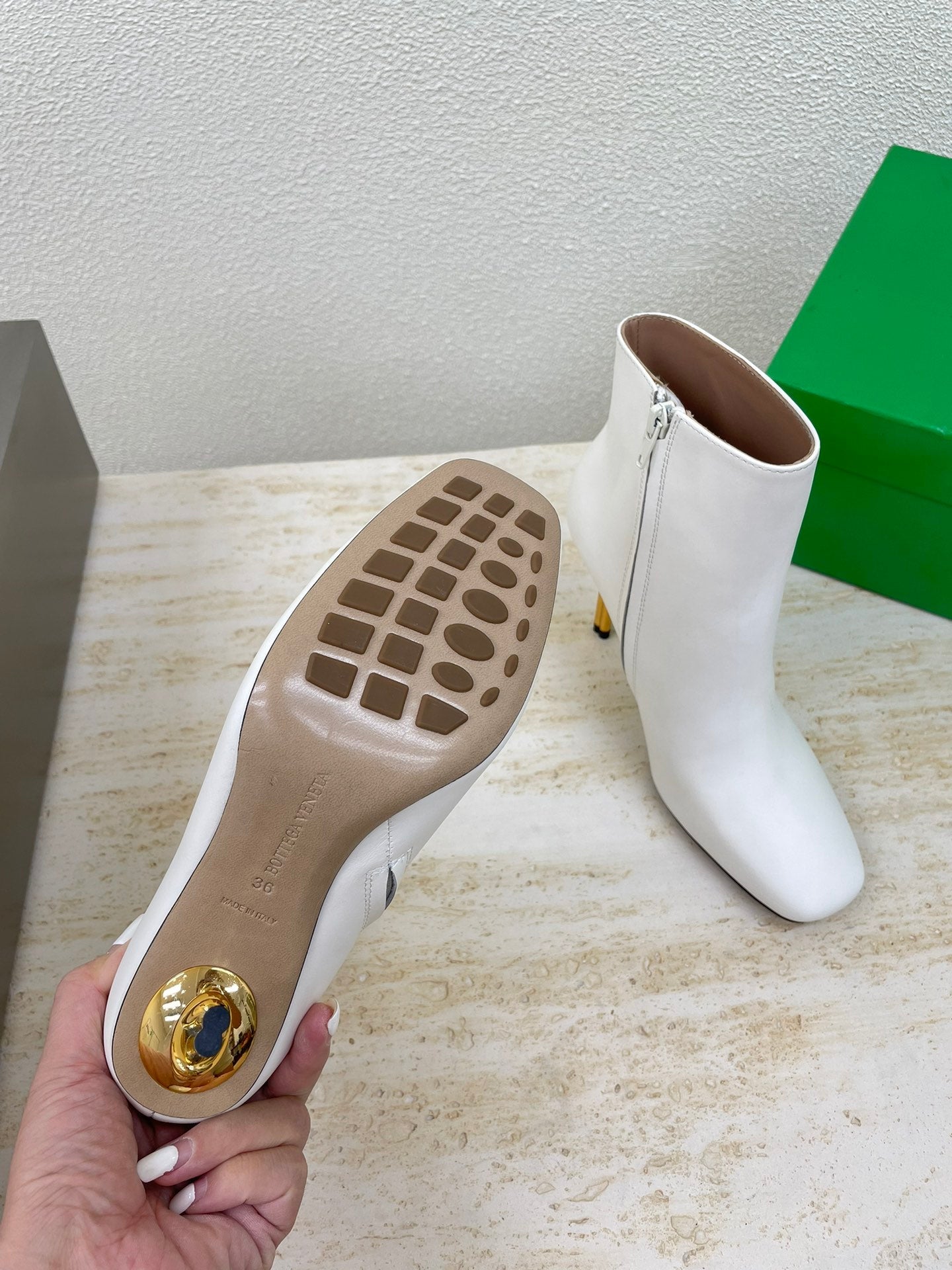 KNOT ANKLE BOOT IN WHITE CALFSKIN WITH GOLD METAL HEEL 9 CM - 34