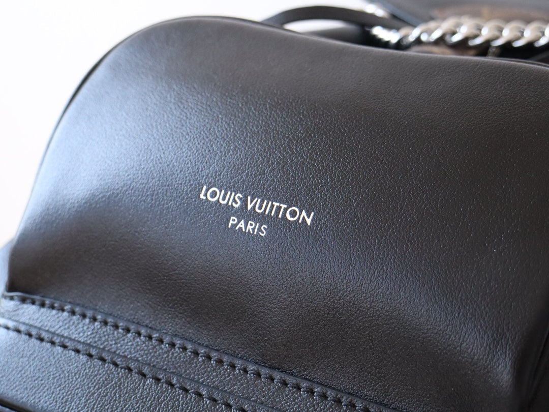 LV 25S MONTSOURIS VIBE 35 IN BLACK LAMBSKIN SILVER HARDWRE