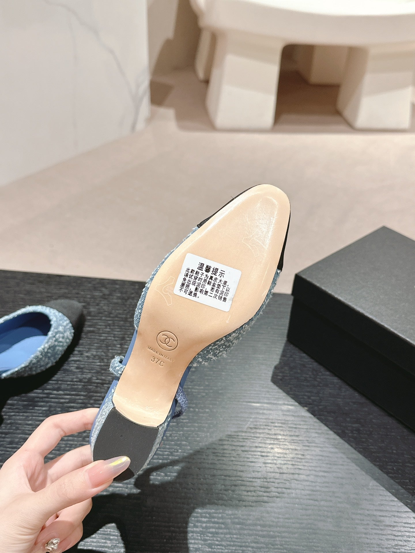 HIGH SLINGBACKS IN LIGHT BLUE DENIM AND BLACK SATIN - 34
