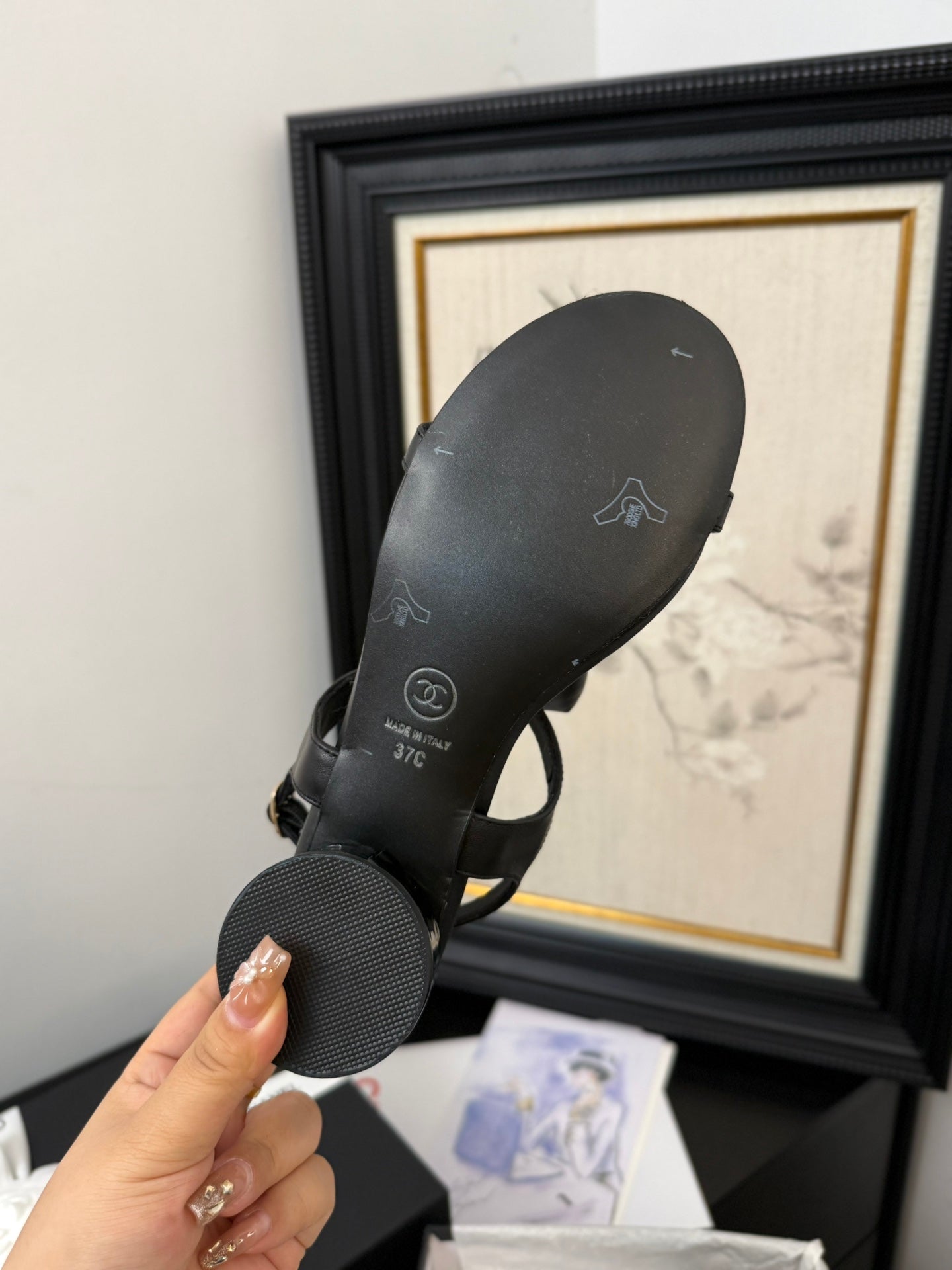 FLAT SANDALS IN BLACK CALFSKIN WITH BOW - 34