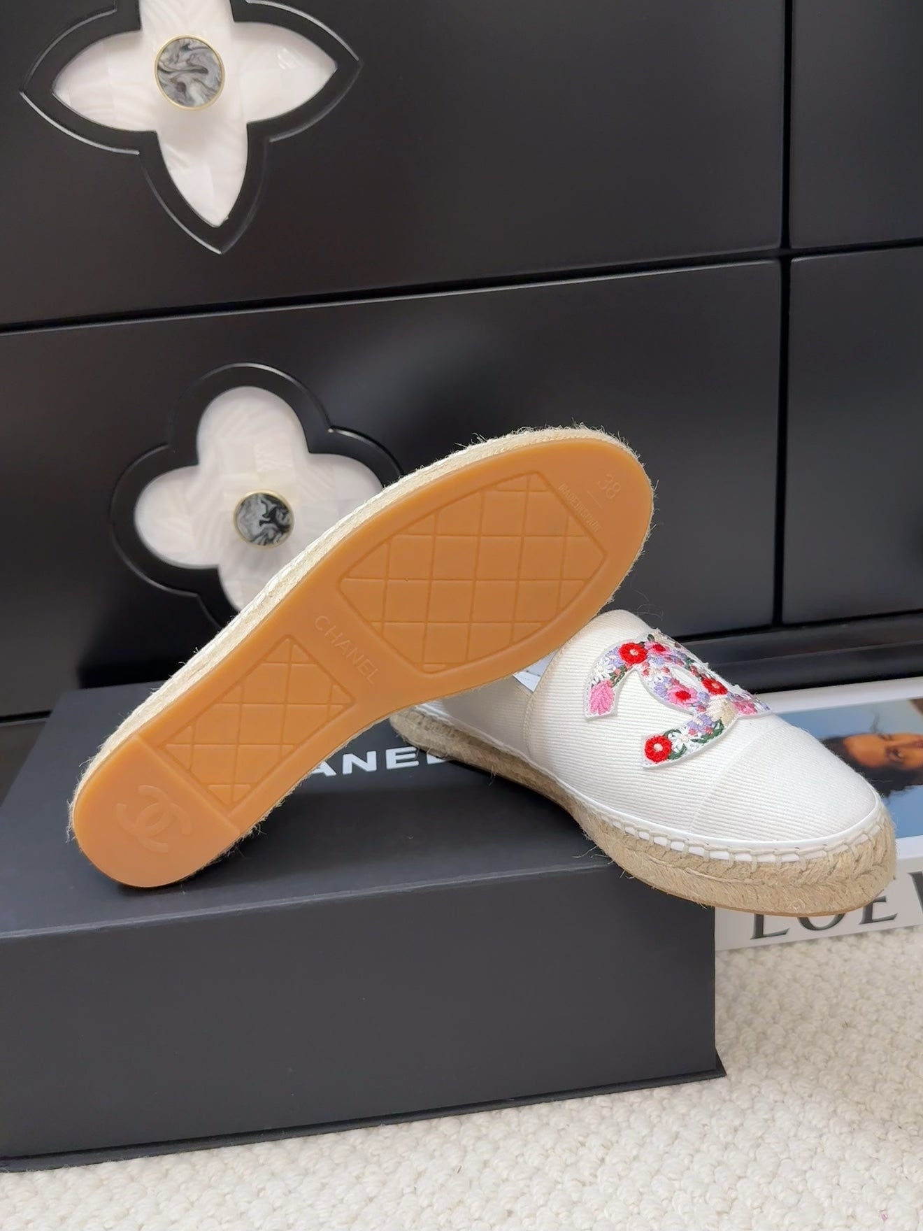 LOAFER IN WHITE CANVAS WITH COLORFUL LOGO - 35
