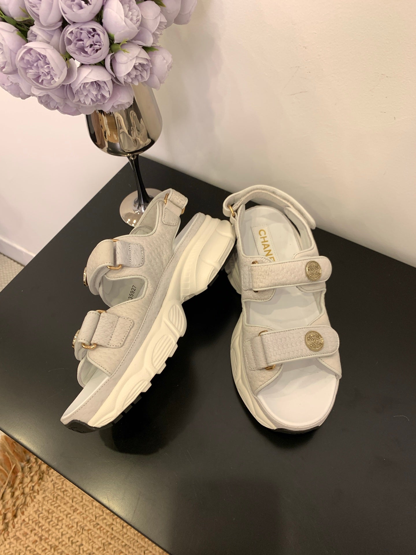 SANDAL 25S IN WHITE LAMBSKIN EMBOSED SNAKE PATTERN - 35
