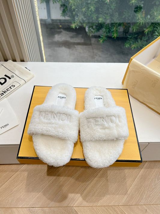 FLAT SLIDE IN WHITE FLEECE - 35