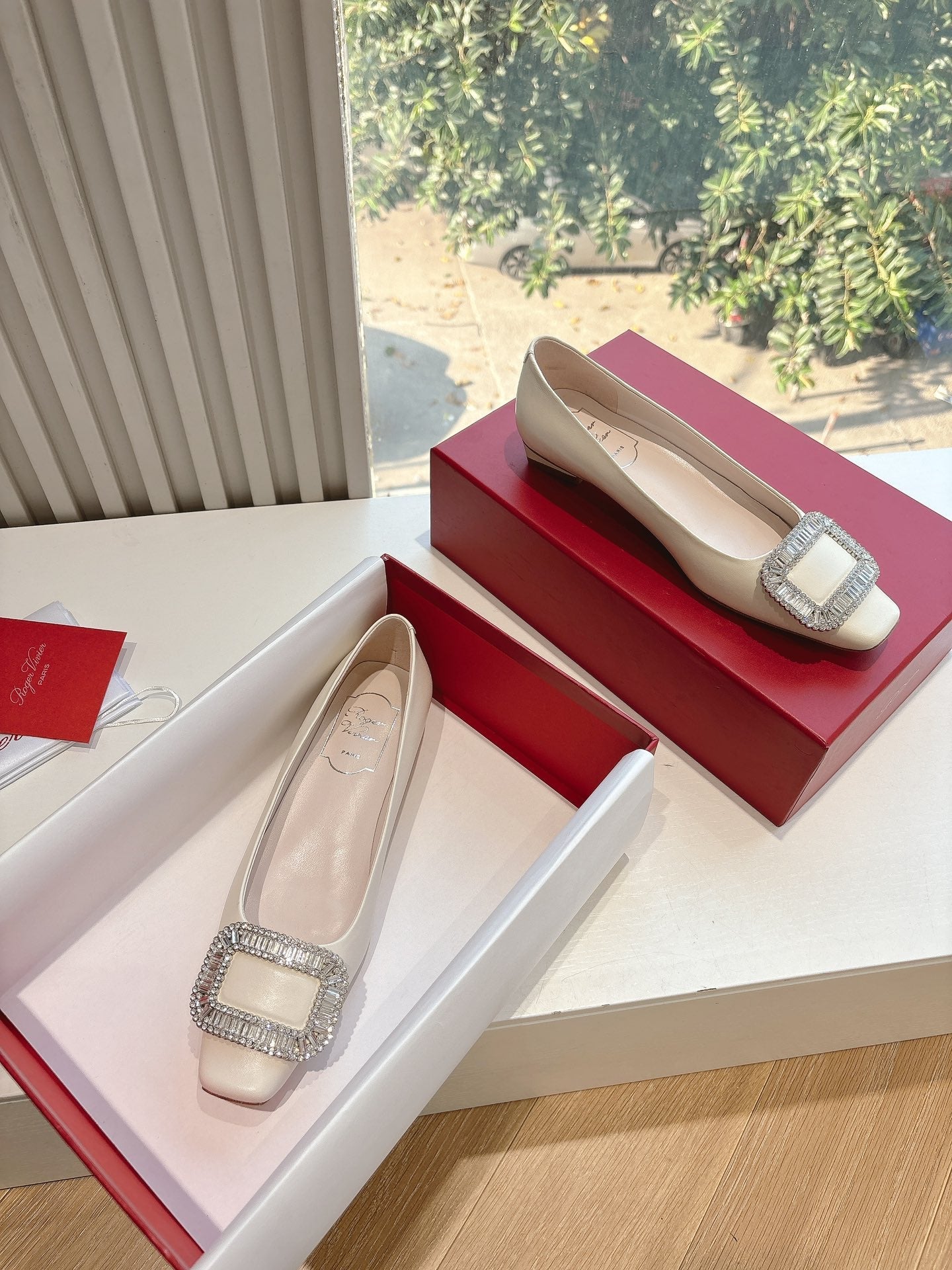 BELLE VIVIER BALLERINAS IN PARCHMENT BEIGE SMOOTH LAMBSKIN - 34