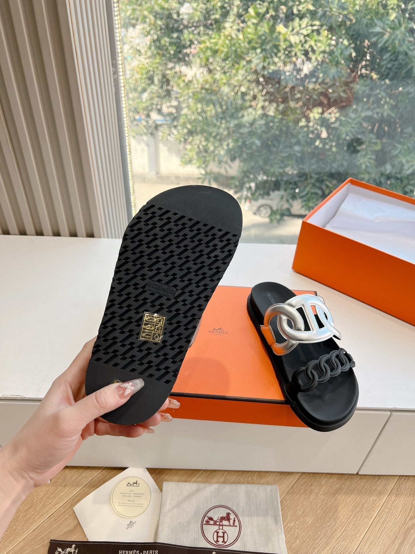 EXTRA SANDAL IN SILVER MIX BLACK CALFSKIN - 35