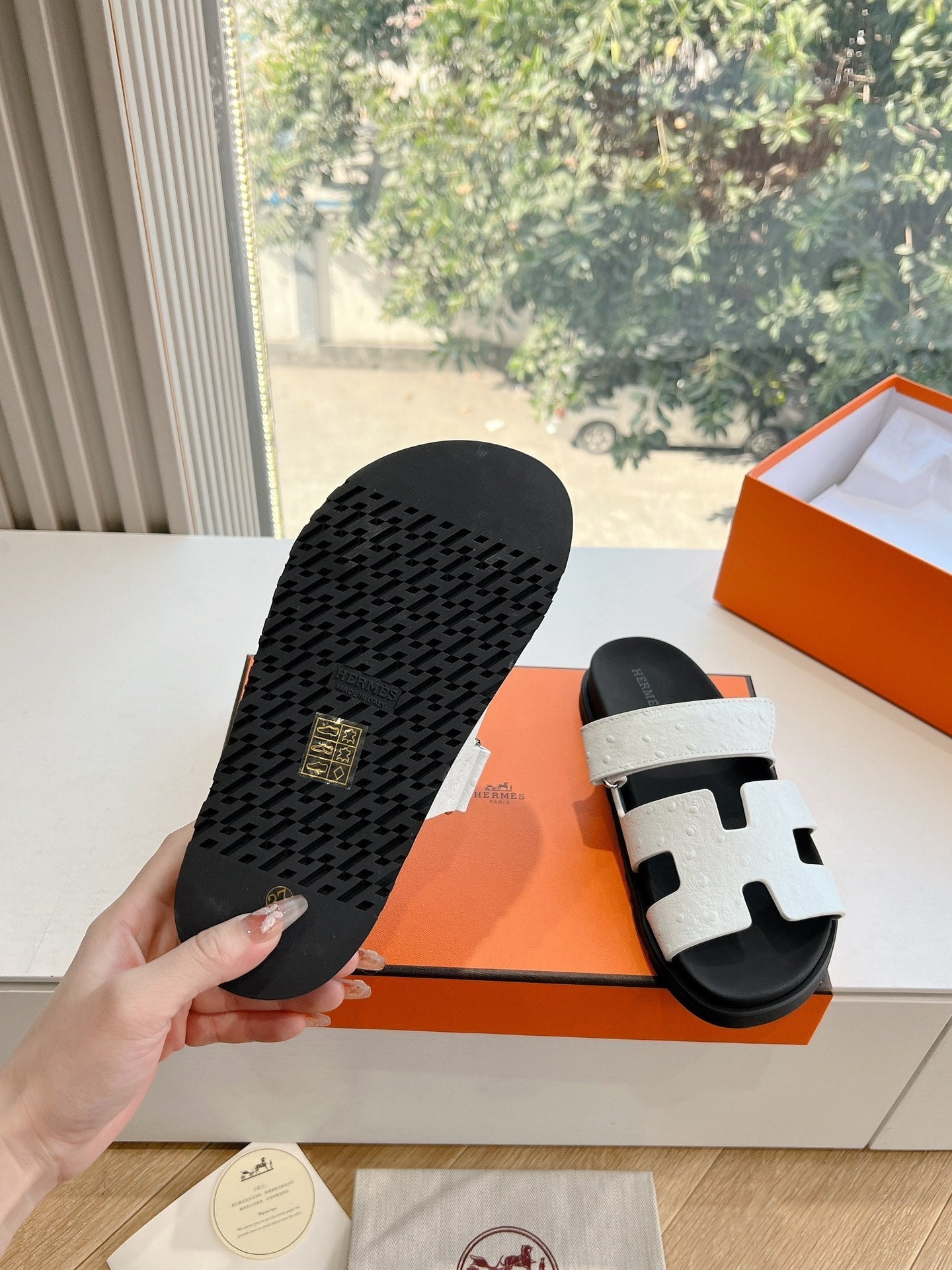 CHYPRE SANDAL IN WHITE GRAINED CALFSKIN - 35