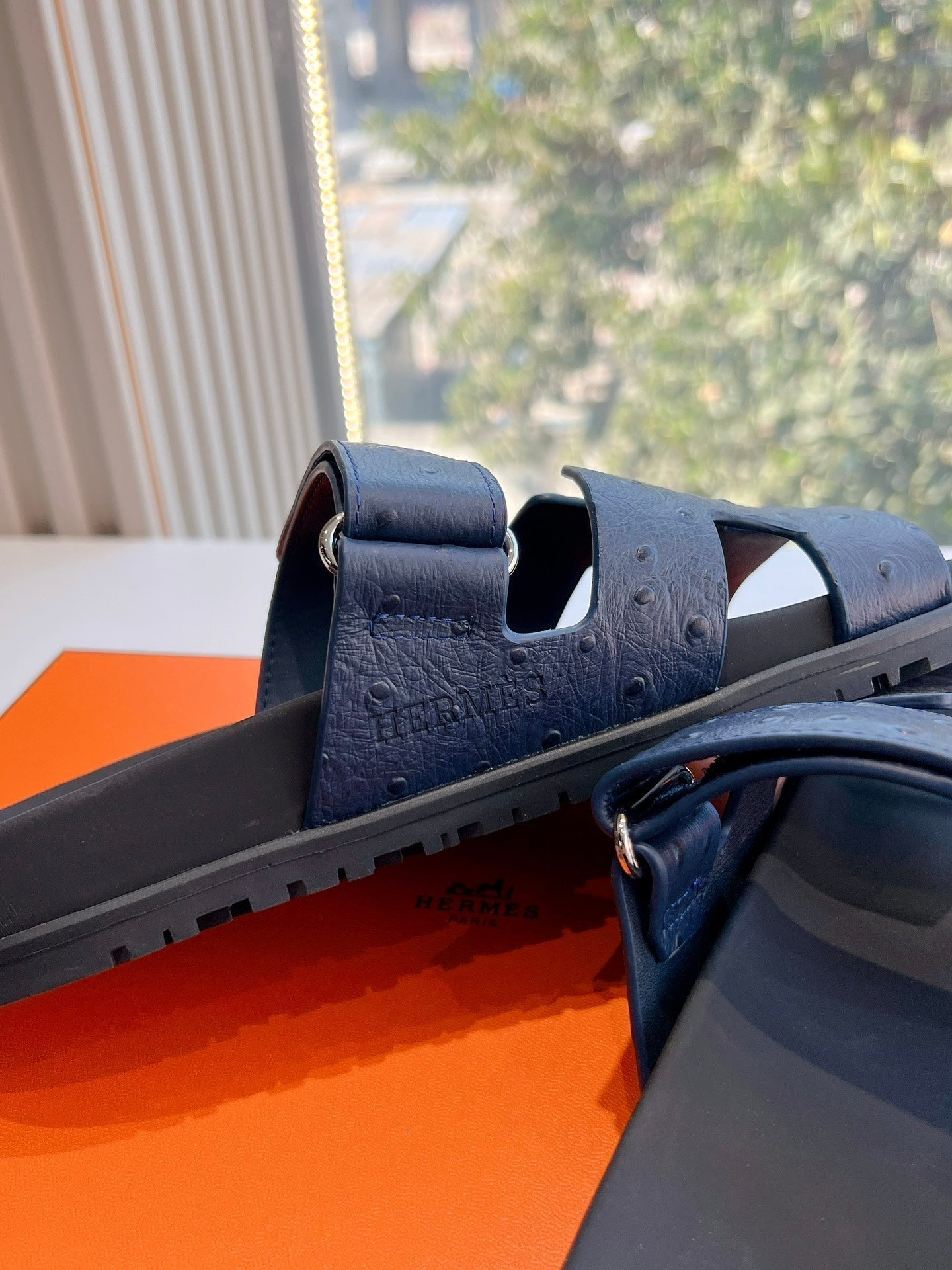 CHYPRE SANDAL IN BLACK GRAINED CALFSKIN - 35