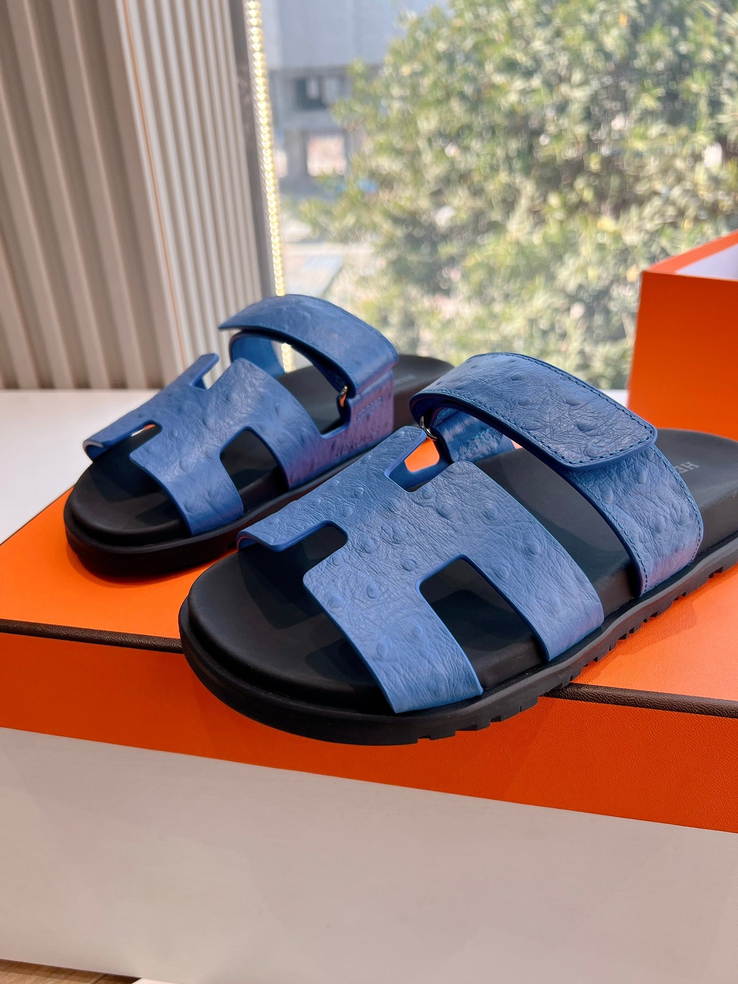 CHYPRE SANDAL IN COBALT BLUE GRAINED CALFSKIN - 35