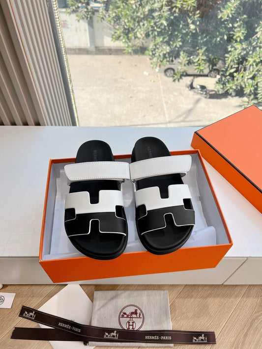 ШКІРЯНІ САНДАЛІ CHYPRE SANDAL У БІЛОМУ З ЧОРНИМИ ЕЛЕМЕНТАМИ - 35