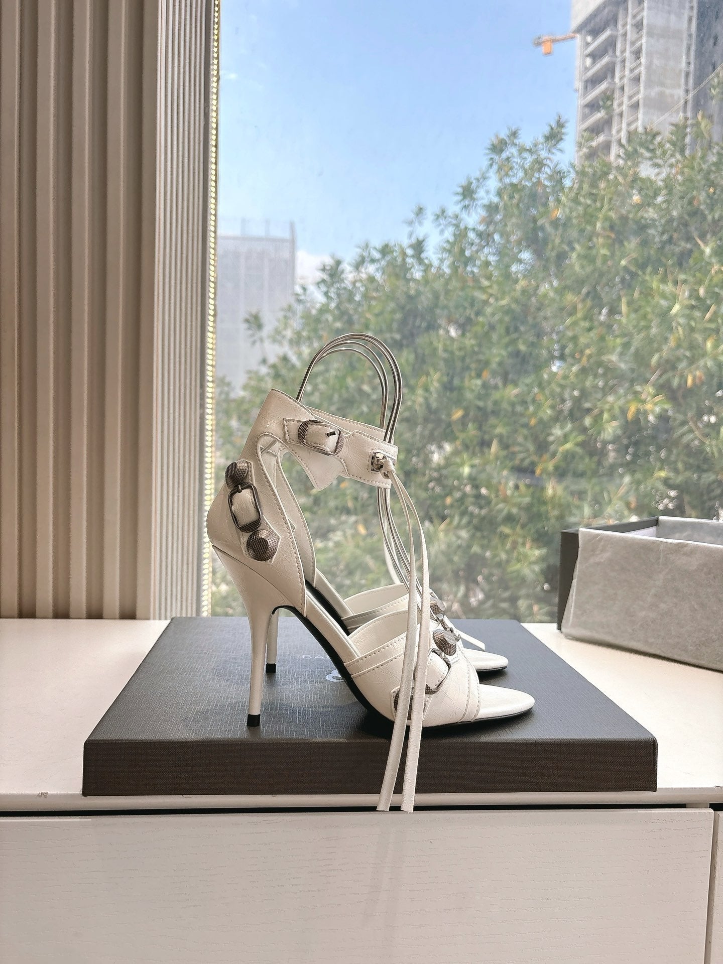 CAGOLE HIGH-HEEL SANDALS IN WHITE LAMBSKIN - 34
