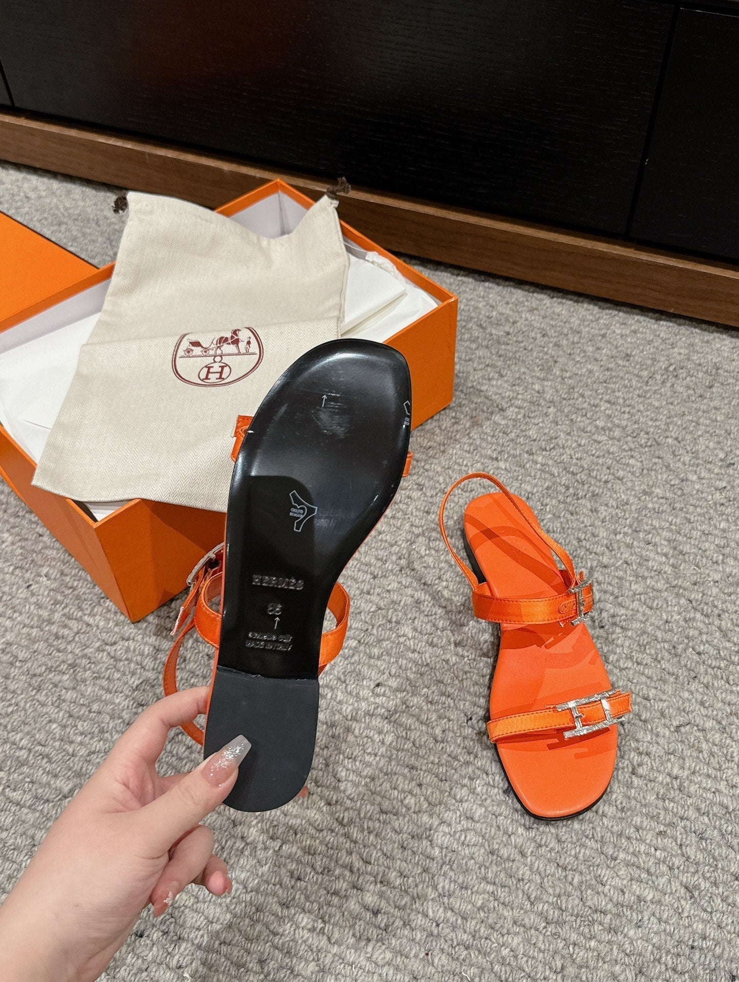 BUCKLE SANDAL BRIGHT ORANGE CALFSKIN - 35