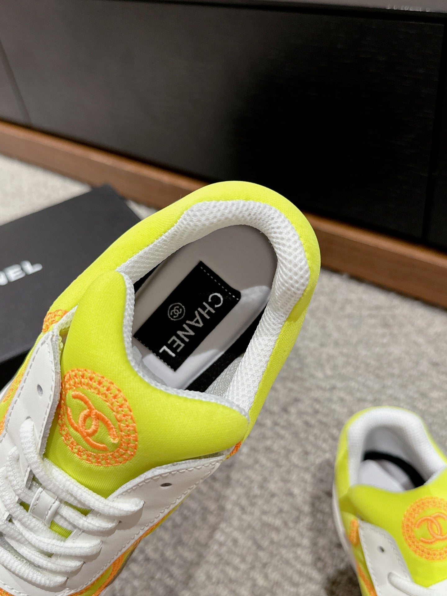 CLASSIC TRAINER IN YELLOW MIX WHITE FABRIC - 35