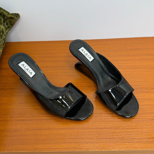 ALAIA WEDGE SANDALS 25S IN BLACK LAMBSKIN - 35