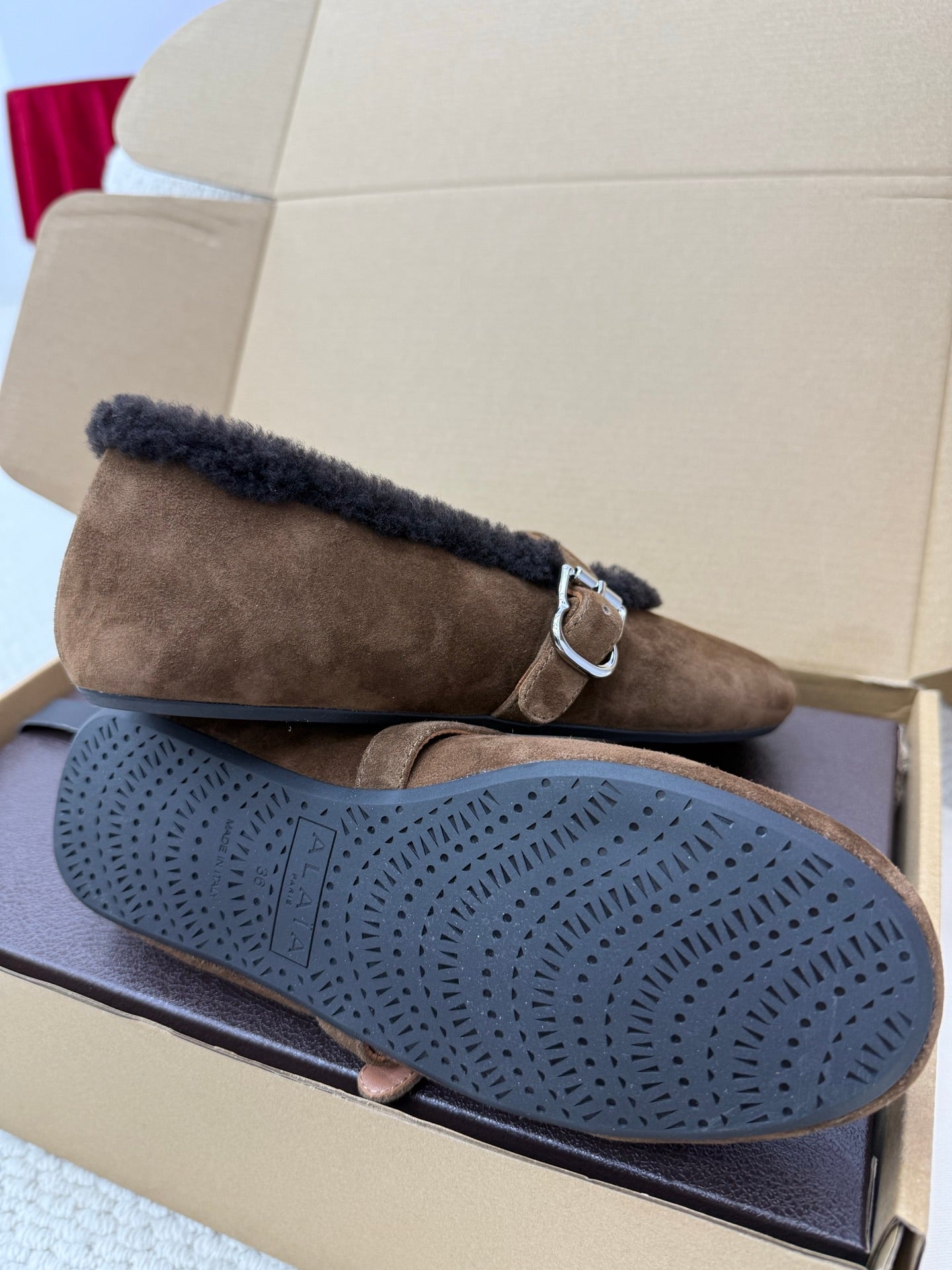 ALAIA 25S SHEARLING BALLET FLATS IN DARK BROWN SUEDE - 35