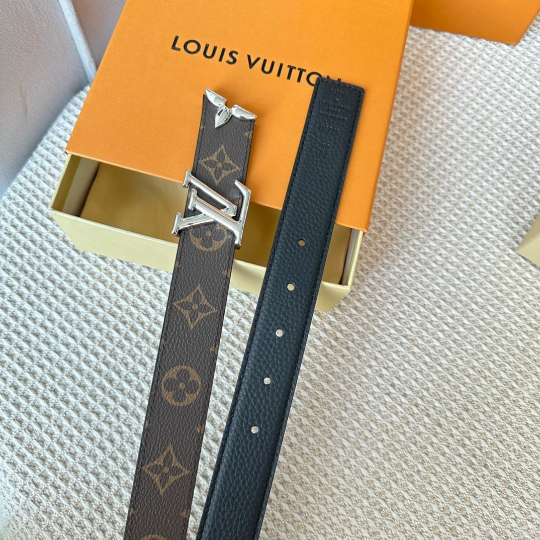 PRETTY LV 30MM REVERSIBLE BELT IN BLACK CALFSKIN SILVER HARDWARE - 30
