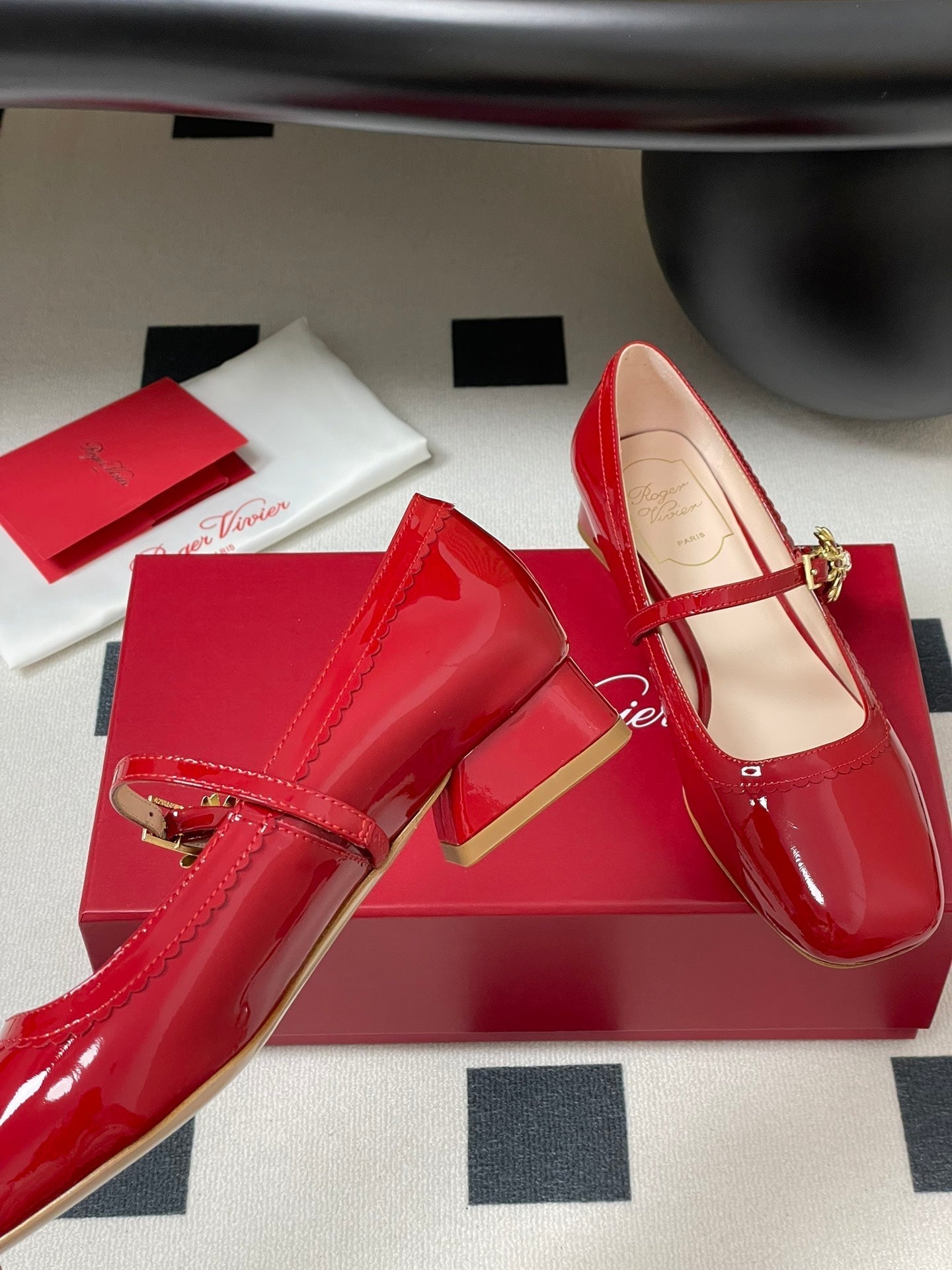 TRÈS VIVIER MARY JANE PUMPS IN RED PATENT CALFSKIN - 35